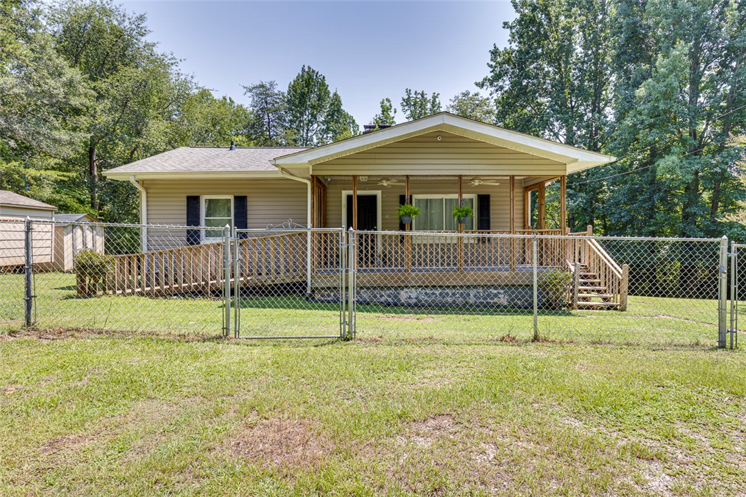 520 Chestnut Ridge Road — photo