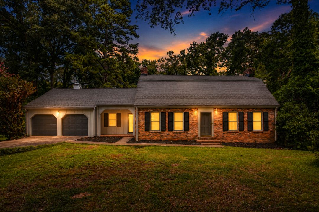 111 Lakeview Circle — photo