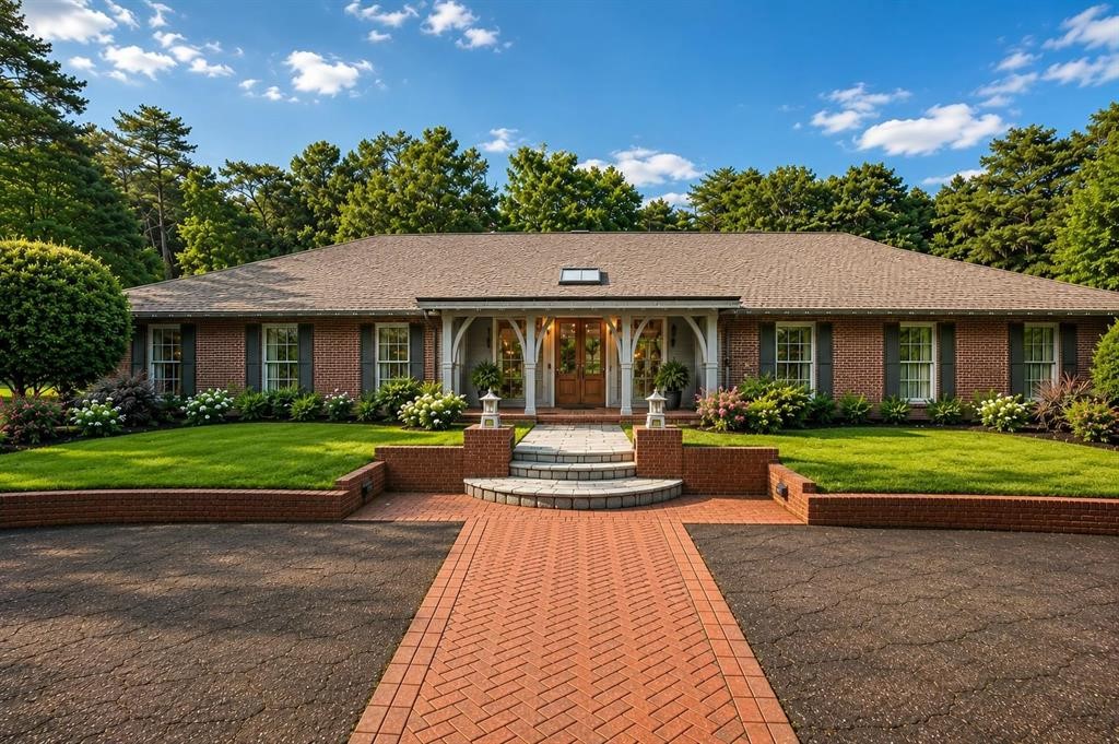 325 Lanham Circle — photo