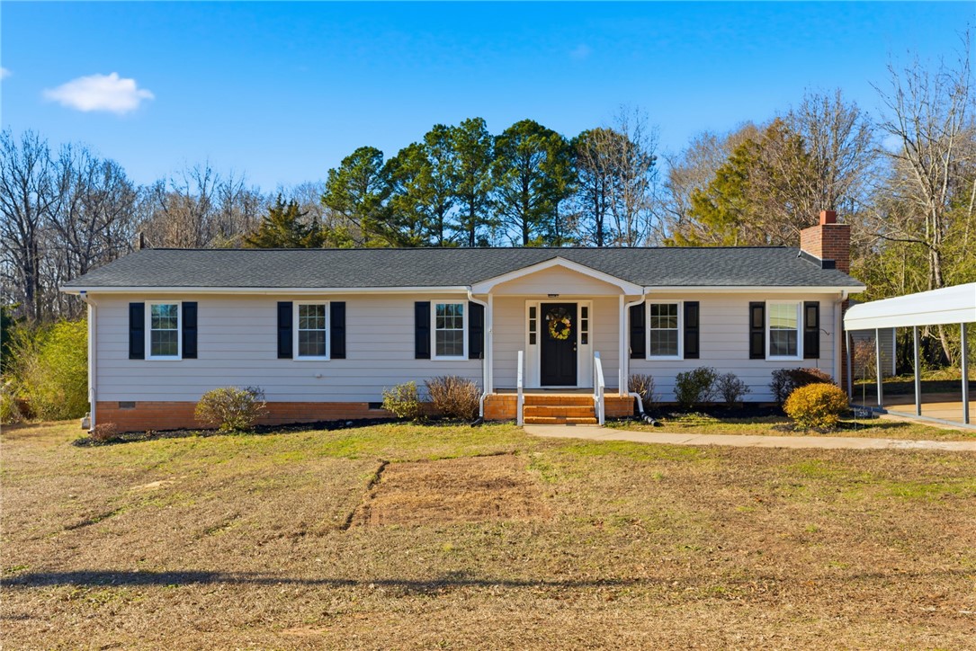 250 Pine Drive — photo