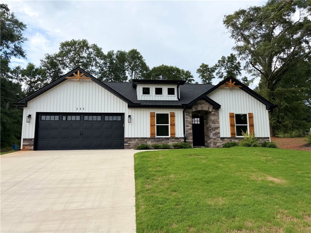 135 Westwood Circle — photo