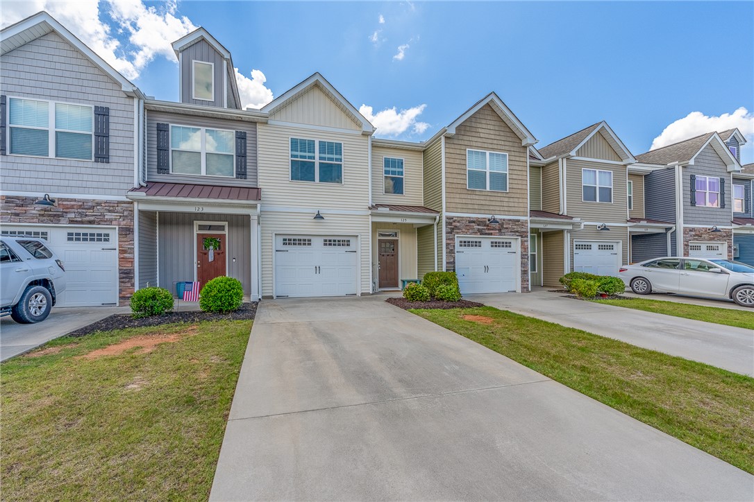 125 SE Rushing Creek Lane — photo
