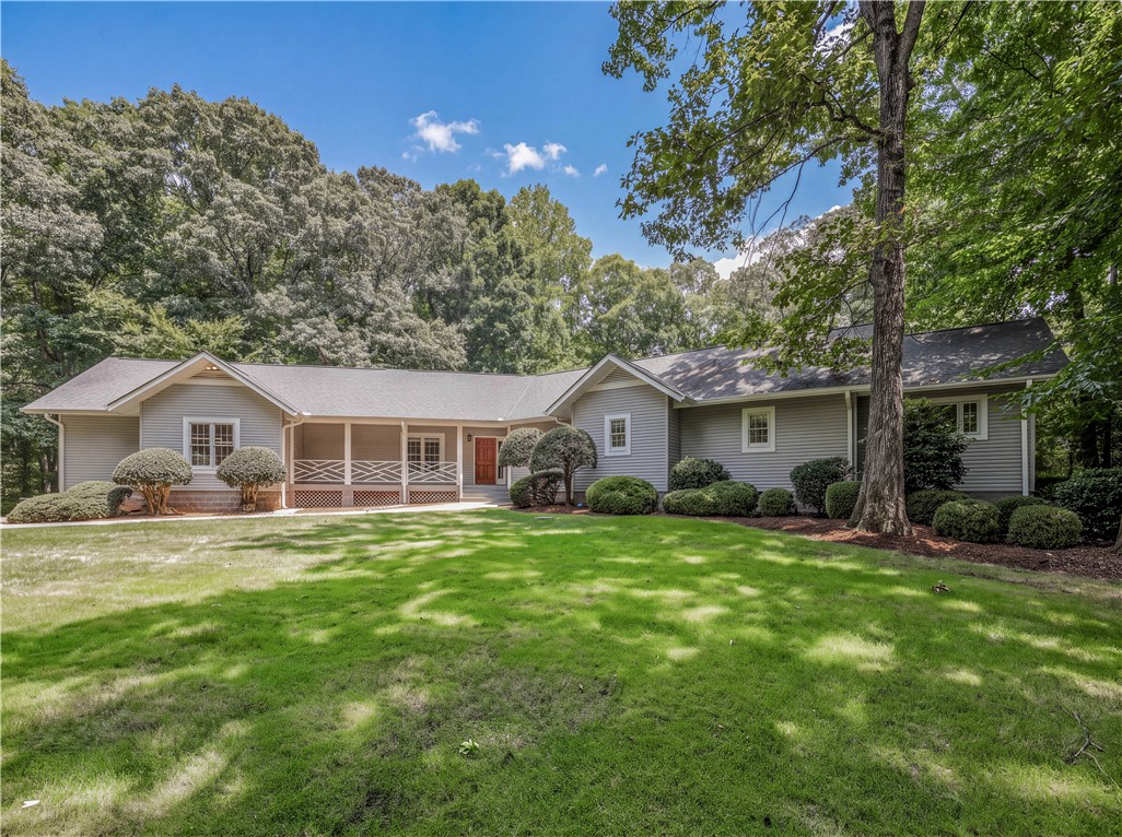 202 Holly Drive — photo