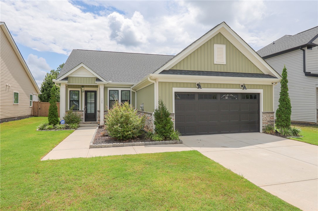 124 Laurel Oak Drive — photo