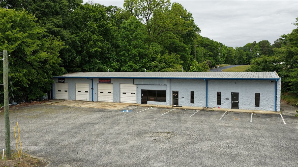 100 & 102 Hillcrest Drive — photo