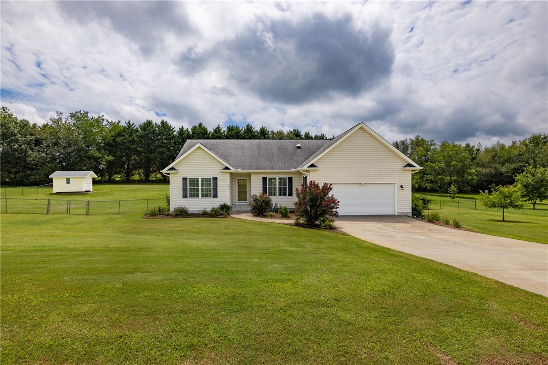 209 Peeble Creek Drive — photo