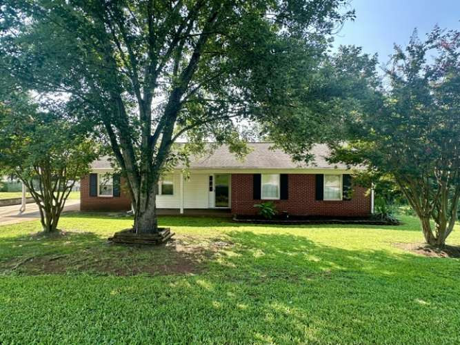 2402 Rolling Green Road — photo