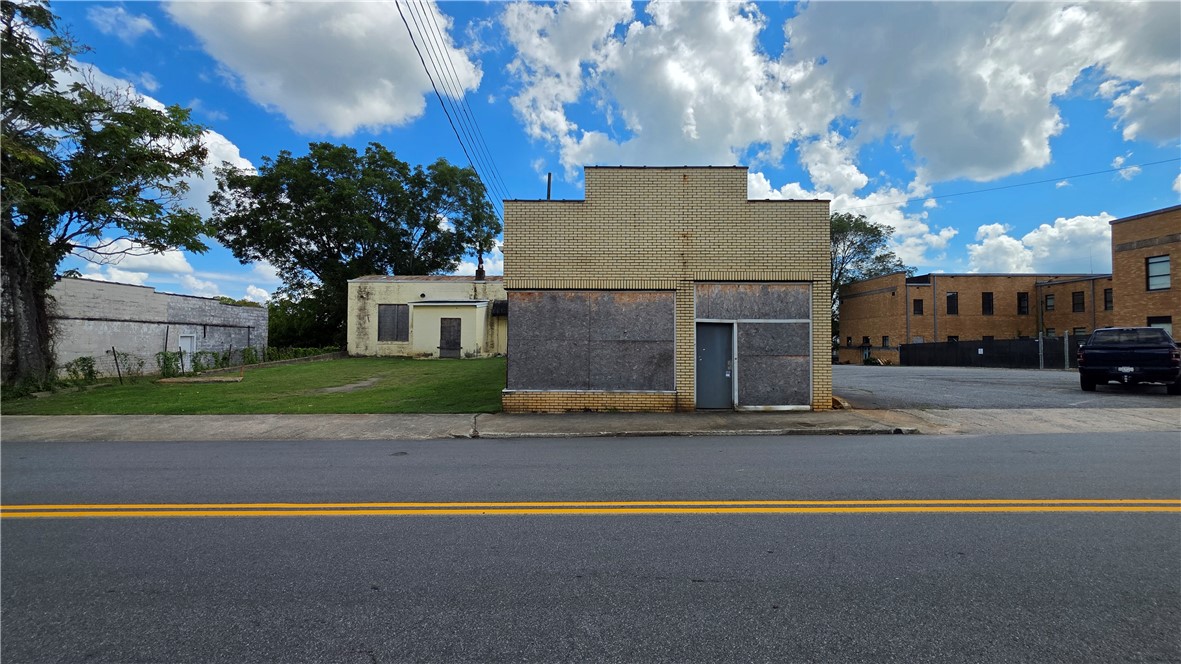 215 W Church Street — photo