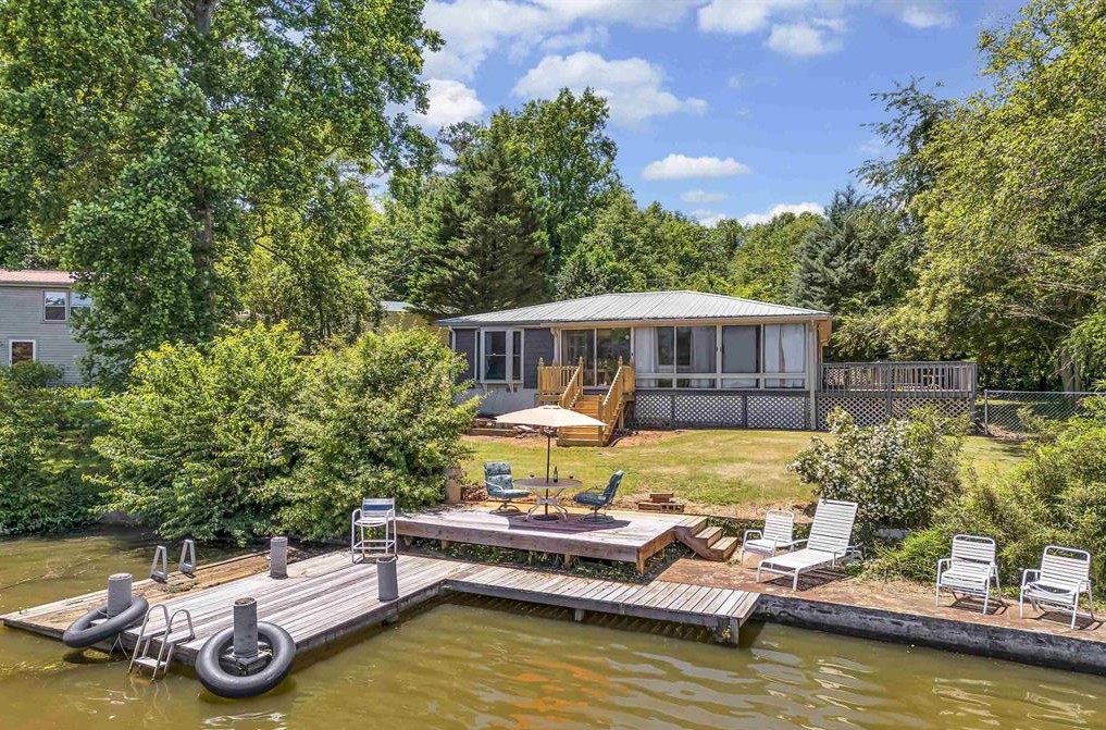 501 McFalls Circle — photo