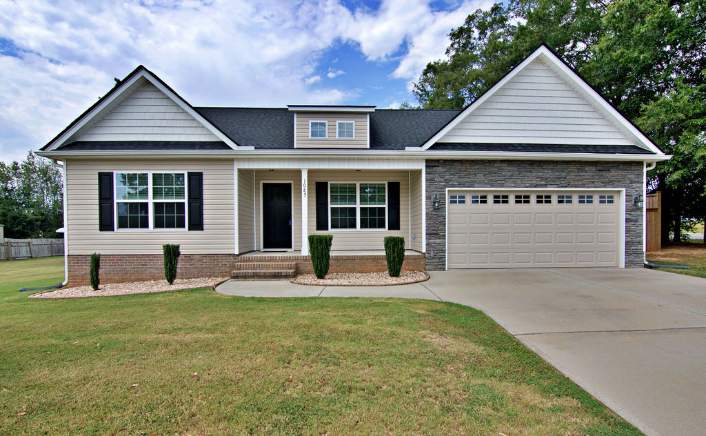 1085 Stoneham Circle — photo