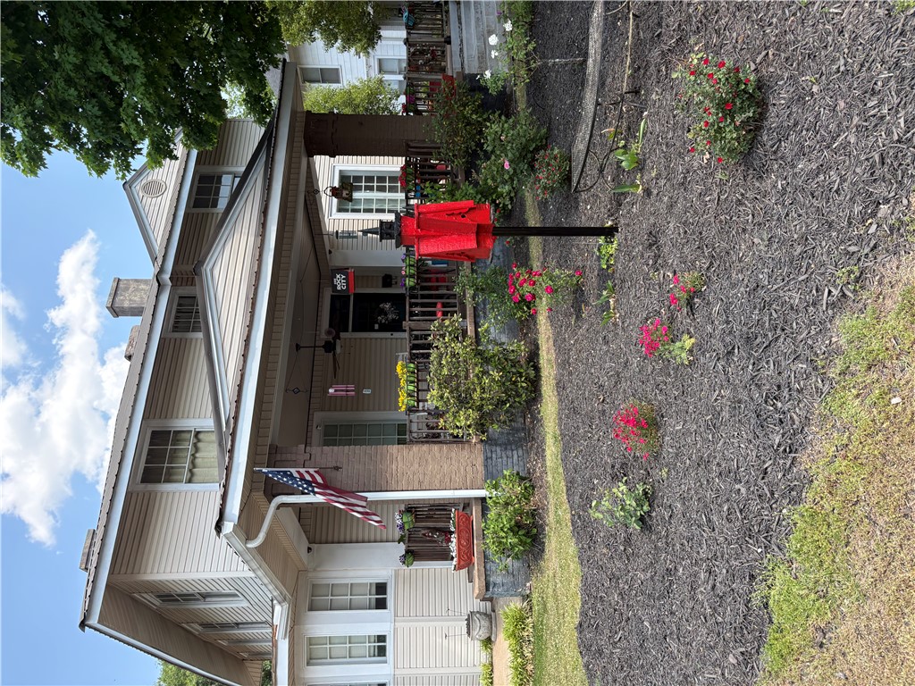 903 E River Street — photo