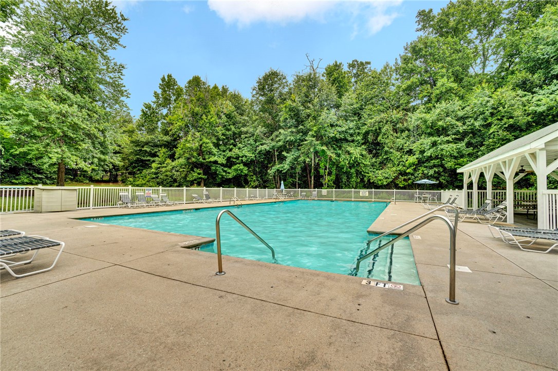 118 Upper Lake Drive — photo