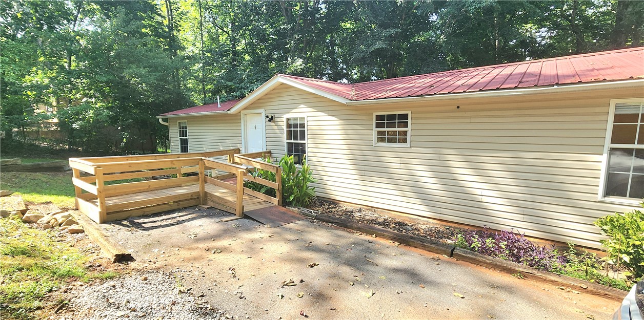 1541 Park Ridge Drive, Seneca, SC 29672 — photo 2