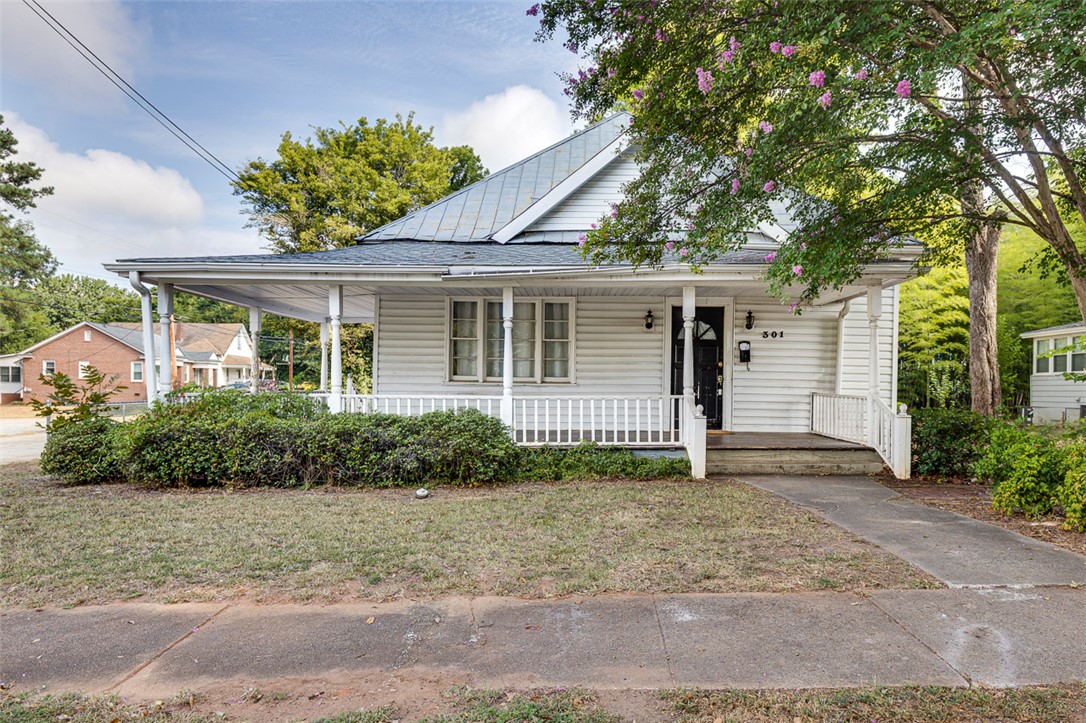 301 Cater Street — photo