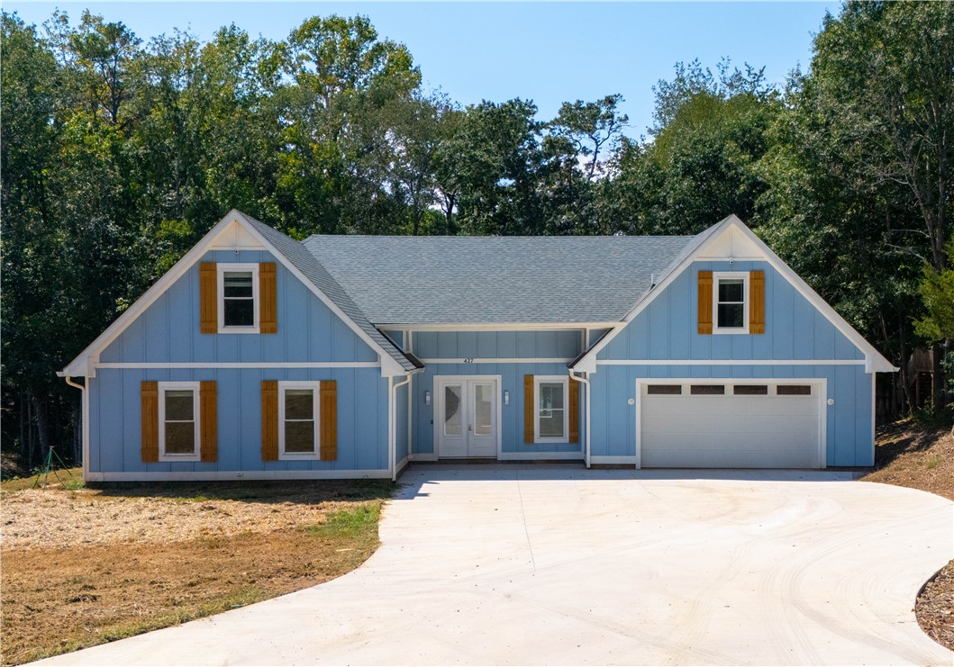 427 Lakewood Drive — photo
