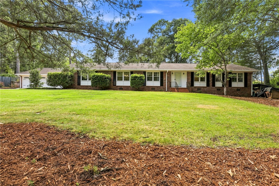 112 Lakeview Circle — photo