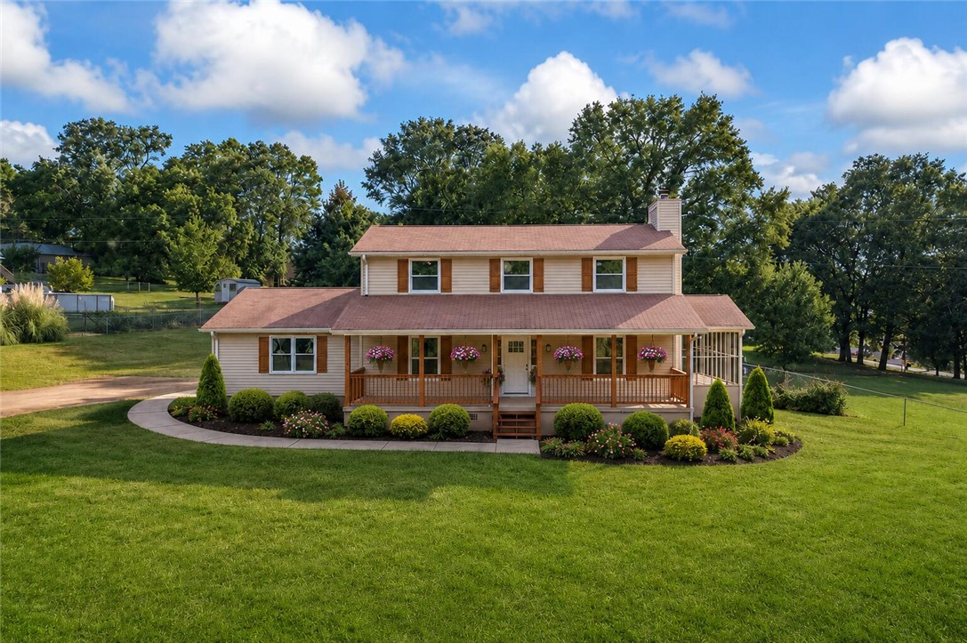 323 Lake Forest Circle — photo