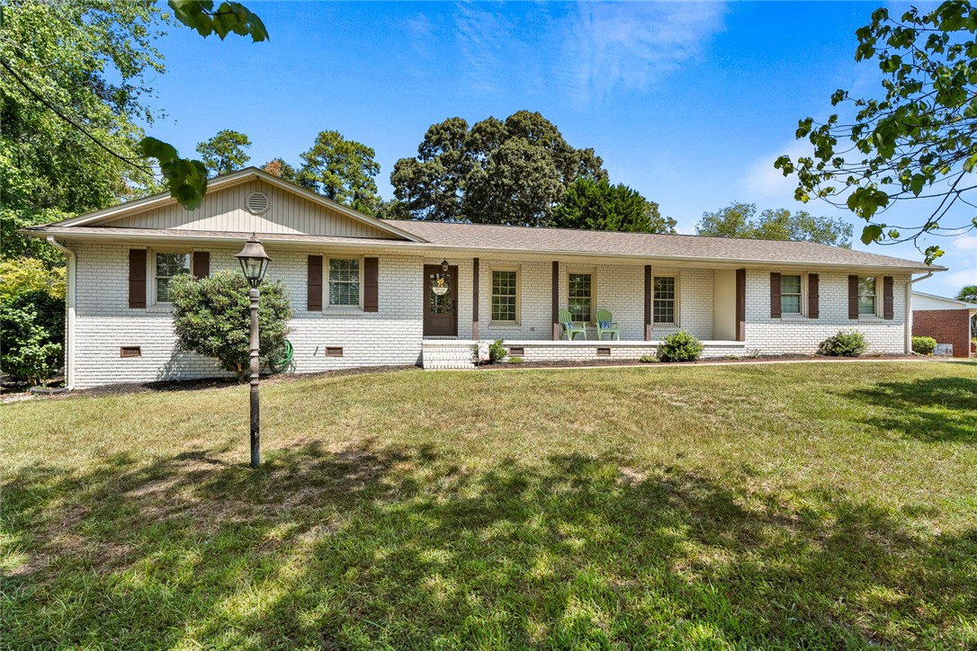210 Robin Drive — photo