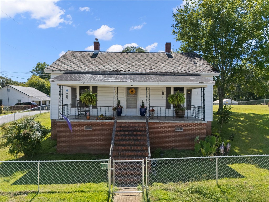 31 N Greenwood Avenue 33 N Greenwood — photo