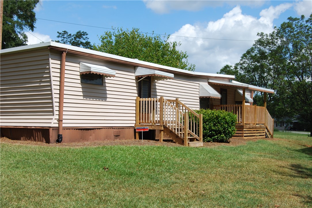 106 W Cresent Drive — photo
