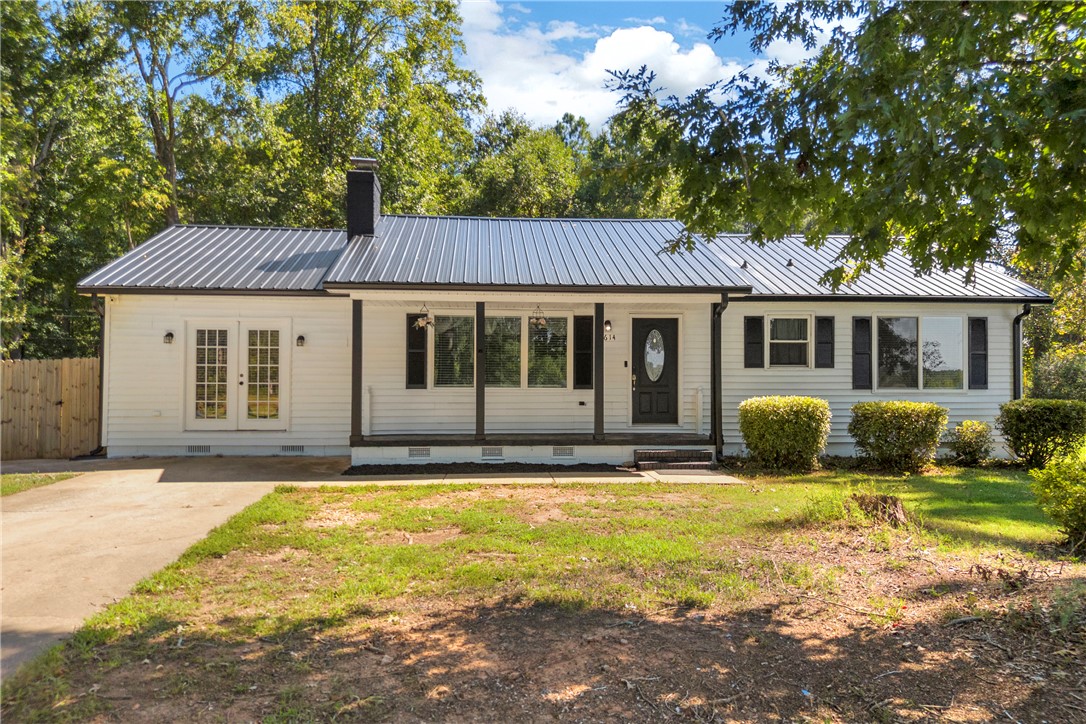 1614 Manse Jolly Road — photo
