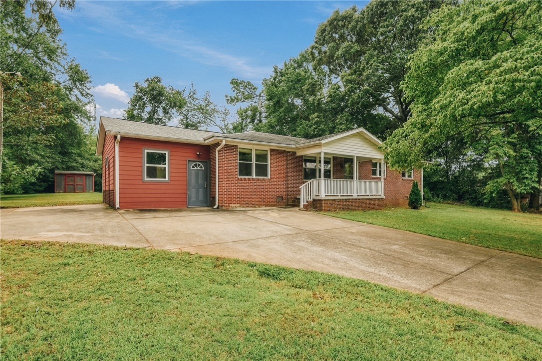 106 Brookwood Drive — photo