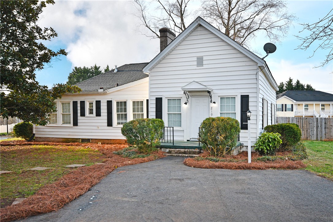 210 Walnut Hill Drive — photo