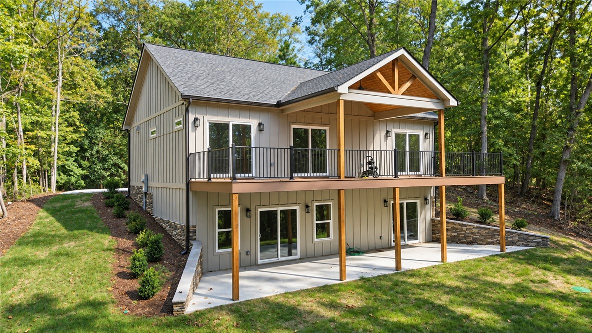 420 Lake Place Drive — photo