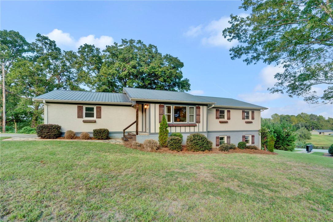578 Gap Hill Road — photo