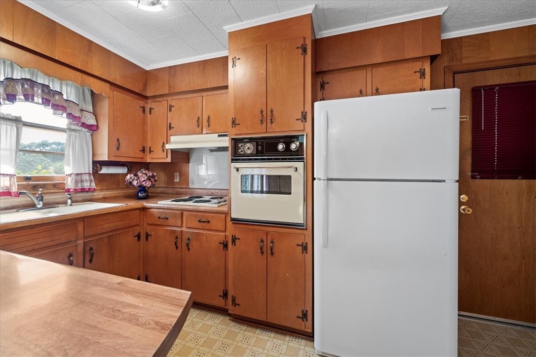 806 Evelyn Drive — photo
