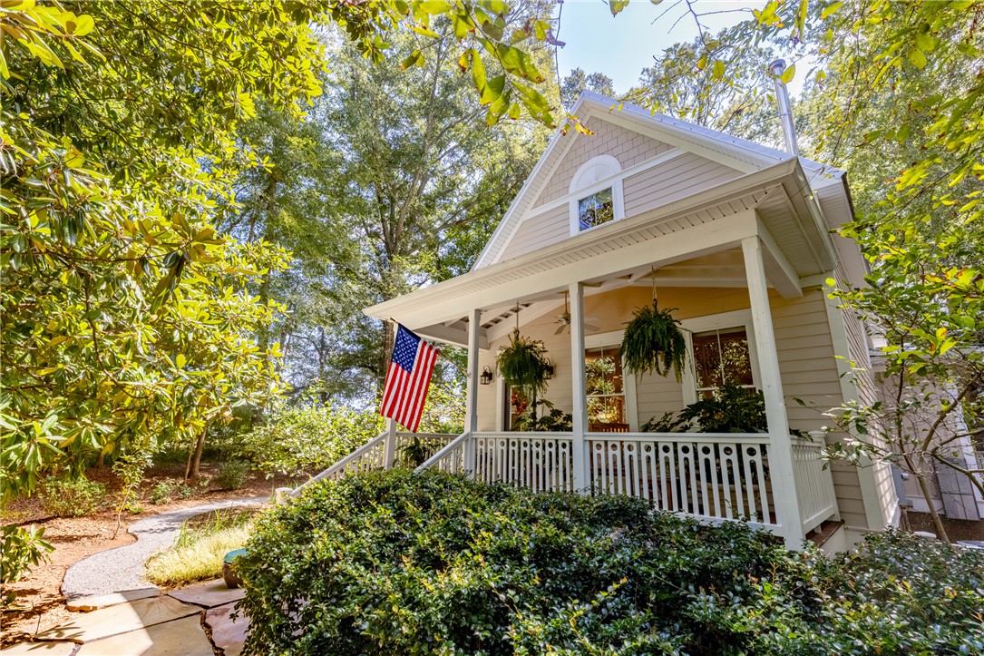 330 Sitton Drive — photo