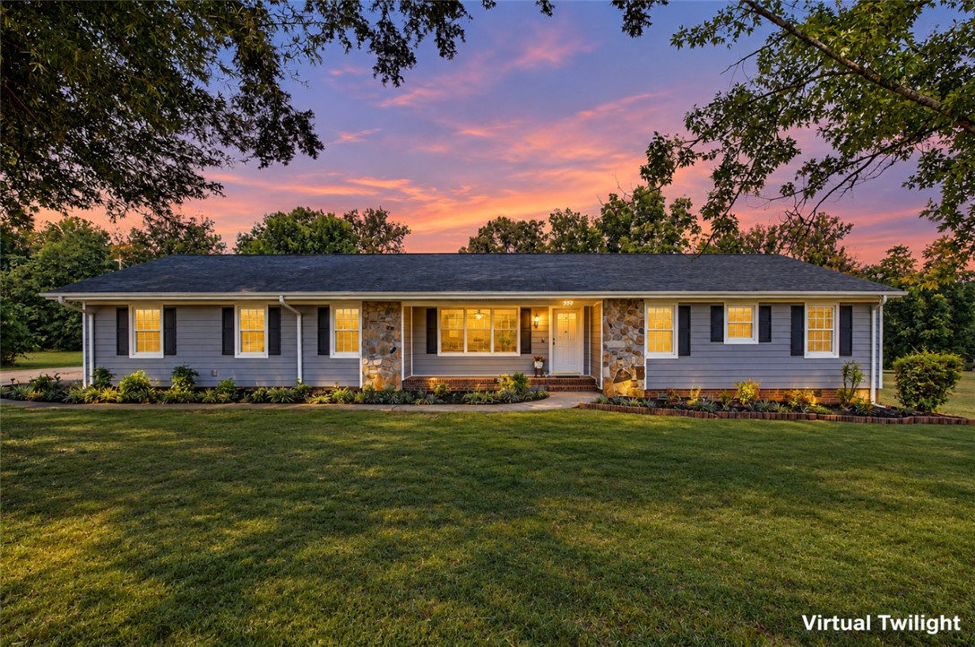 Home in Easley, SC 29642 — photo 2