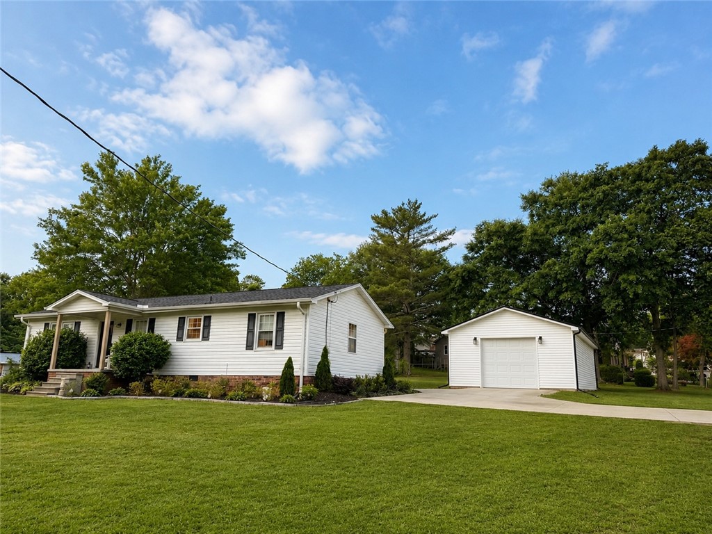100 Meadowood Drive — photo