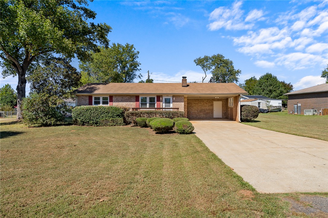 202 Sweetbriar Circle — photo