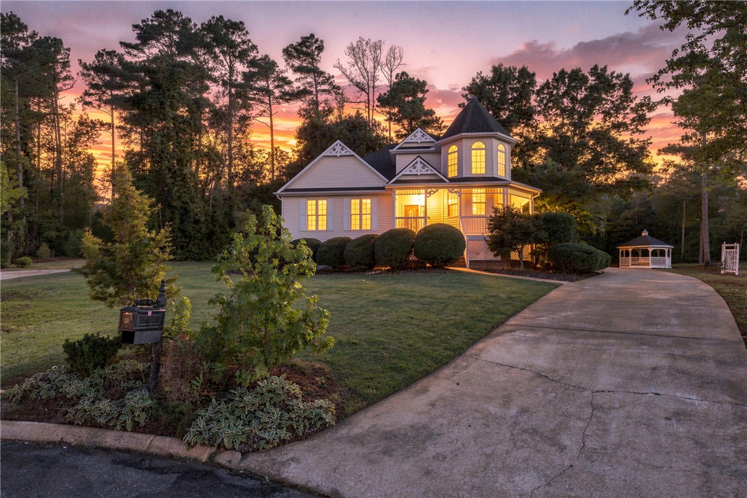 406 Stonewall Drive — photo