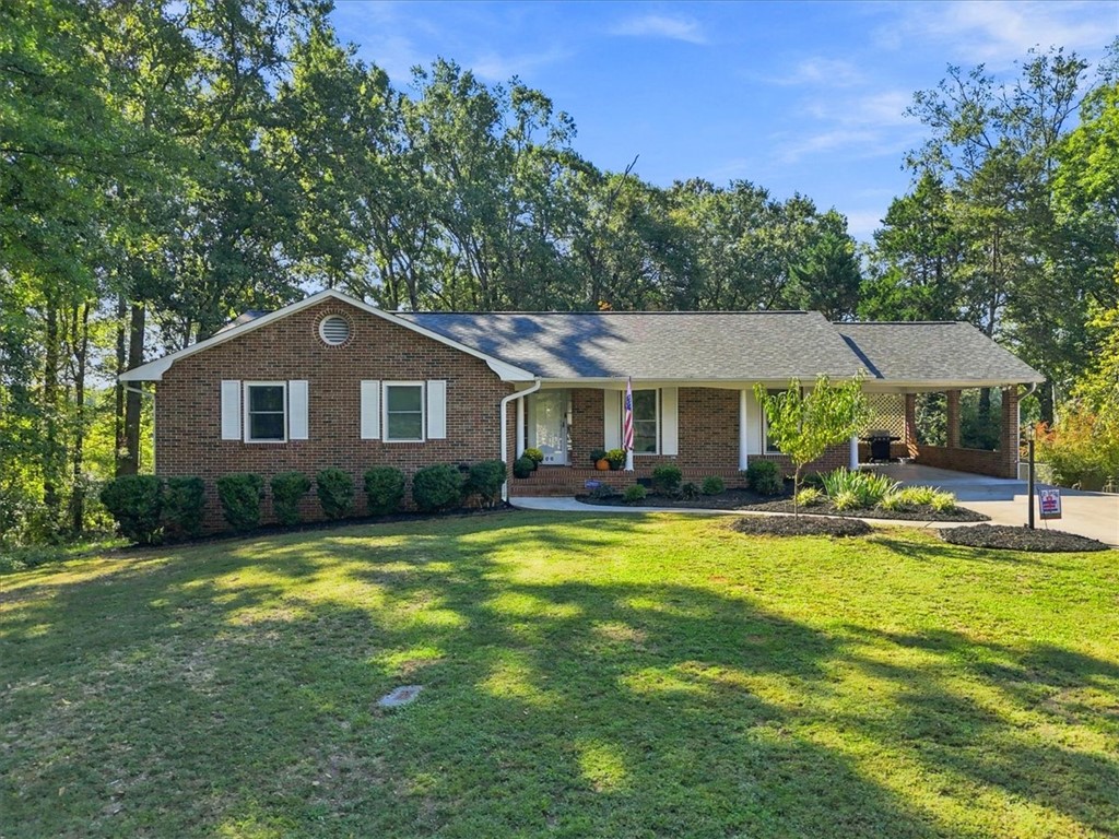 500 Pinewood Drive — photo