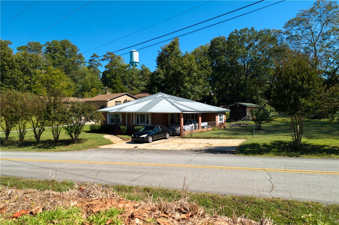 211 S. Poplar Street — photo