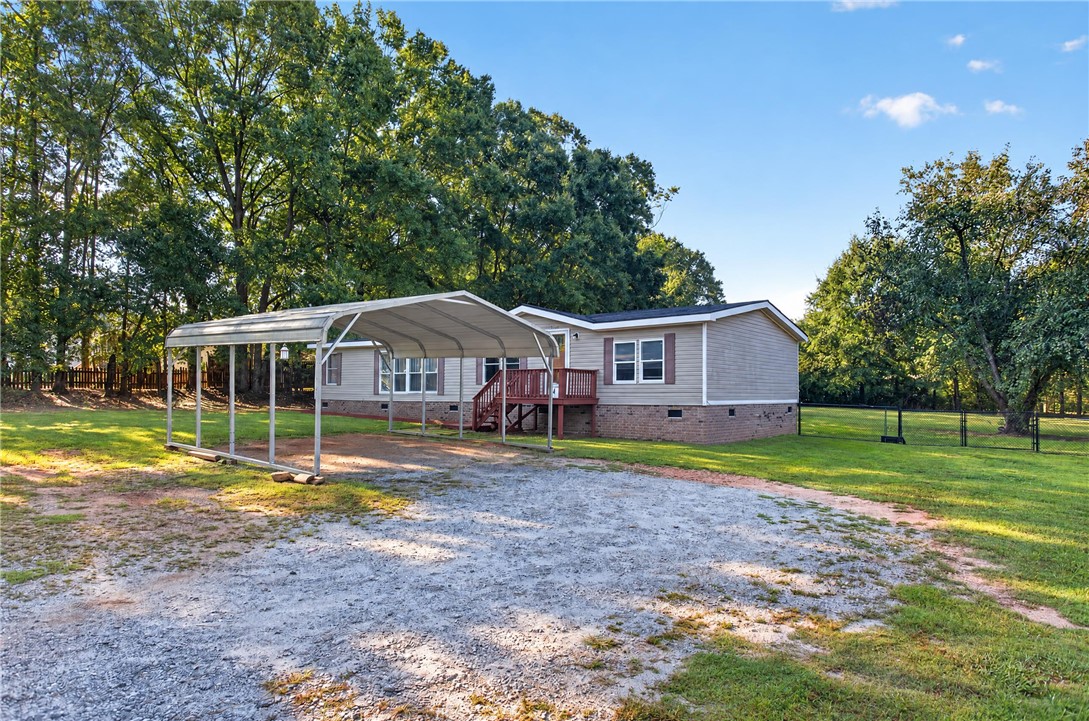 128 Meadow Hills Drive — photo