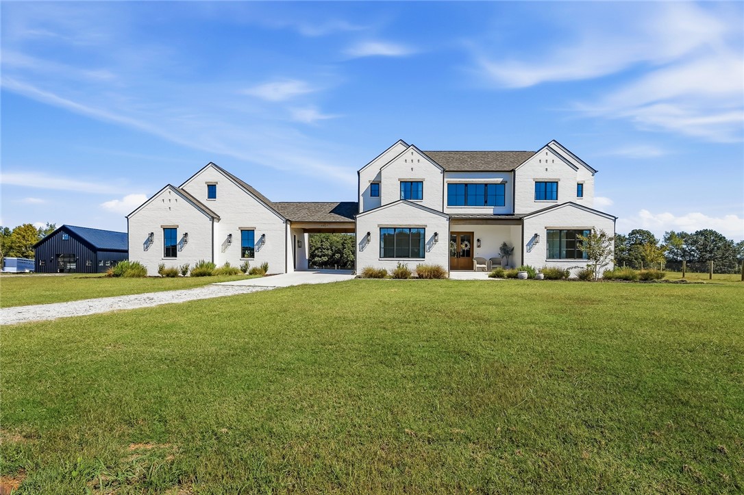 2811 Lebanon Road — photo