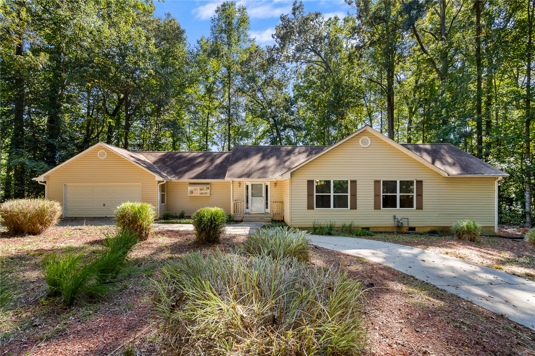 1607 McClellan Road — photo