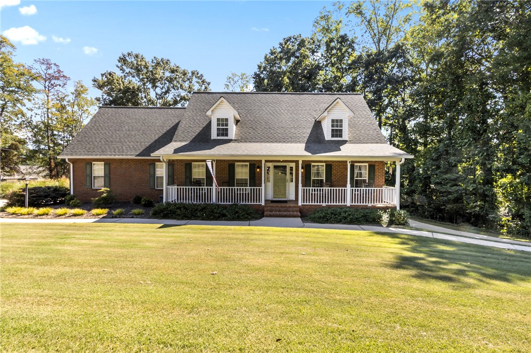 608 Robin Hood Lane — photo