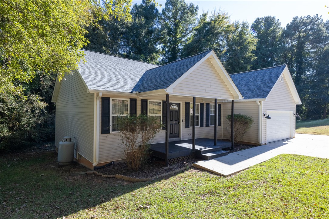 531 Woodland Circle — photo