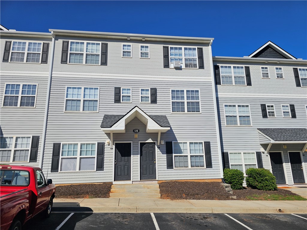 128 University Village Drive Unit D — photo
