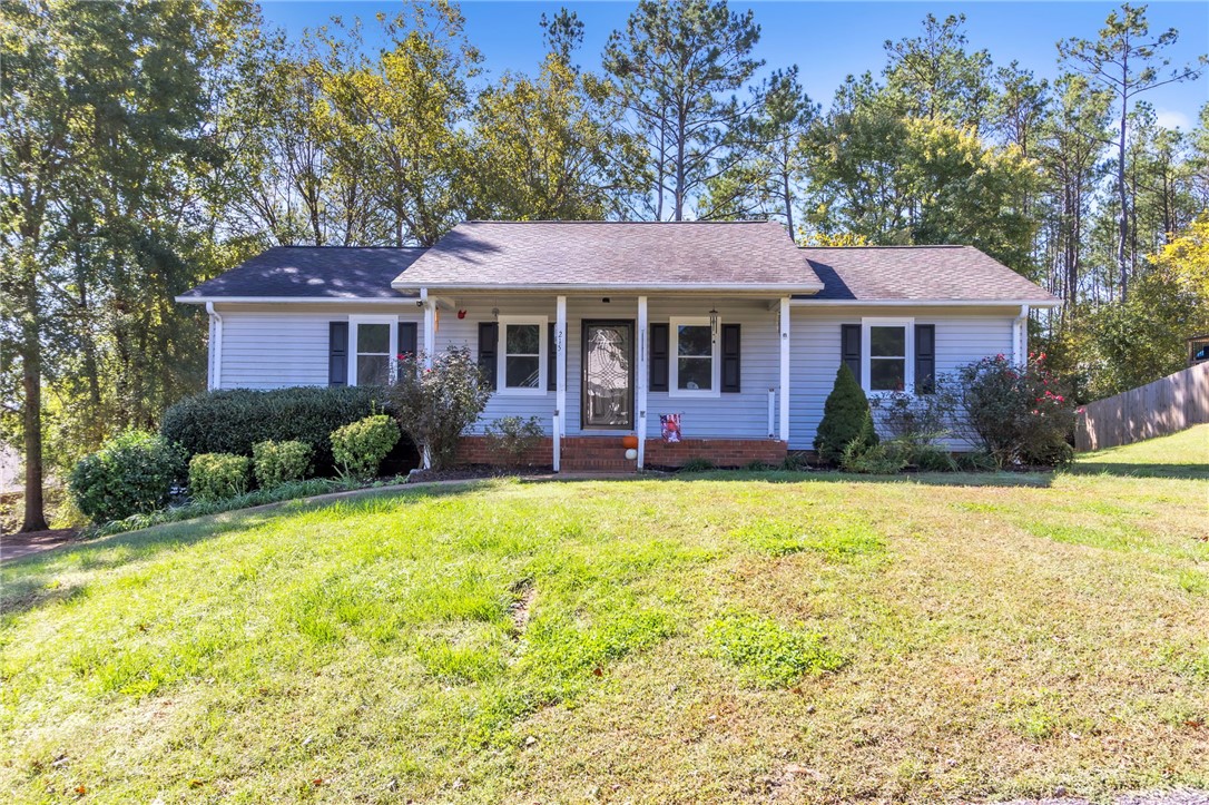 215 Lakewood Drive — photo