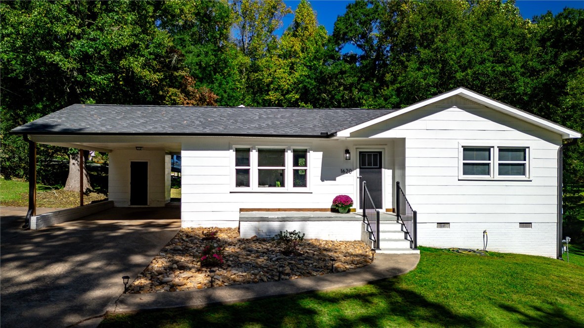 1620 Preston Drive — photo