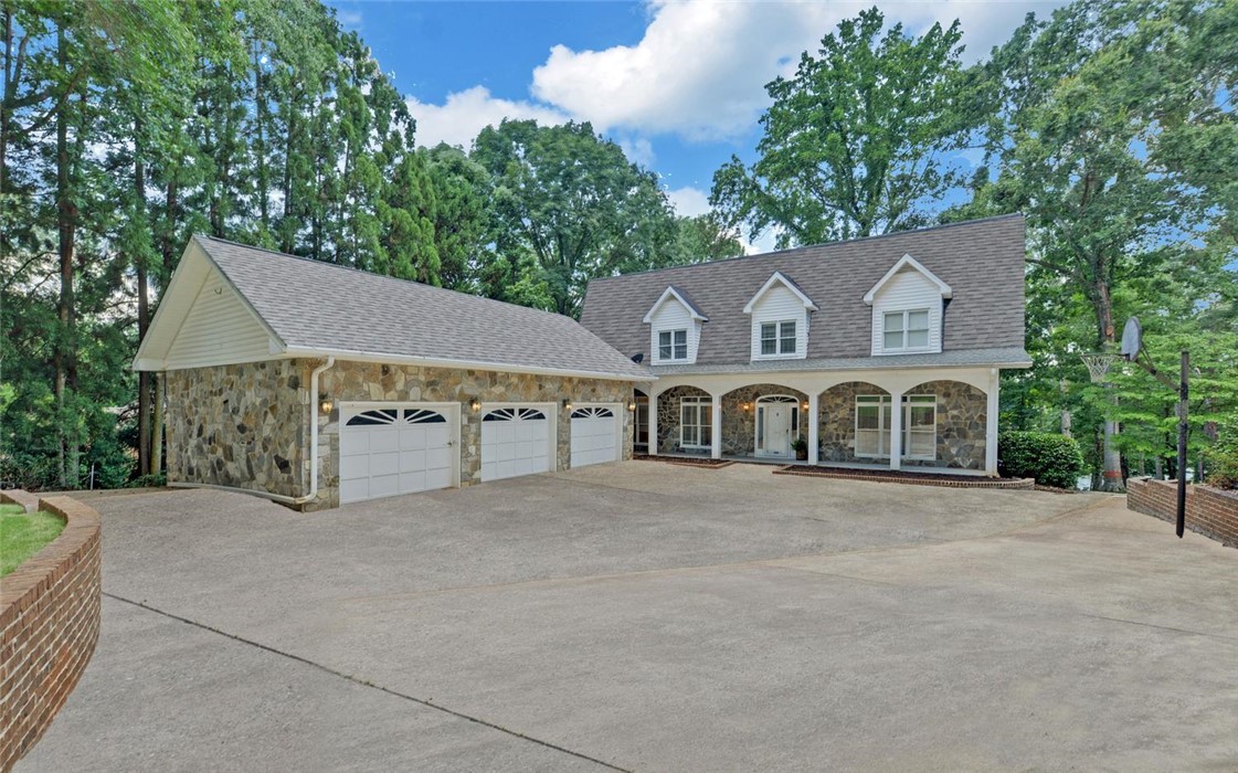 1410 Hunters Trail — photo