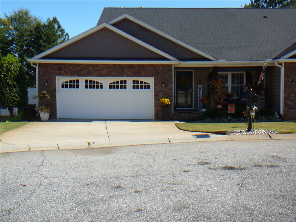 19 Hillsborough Drive — photo