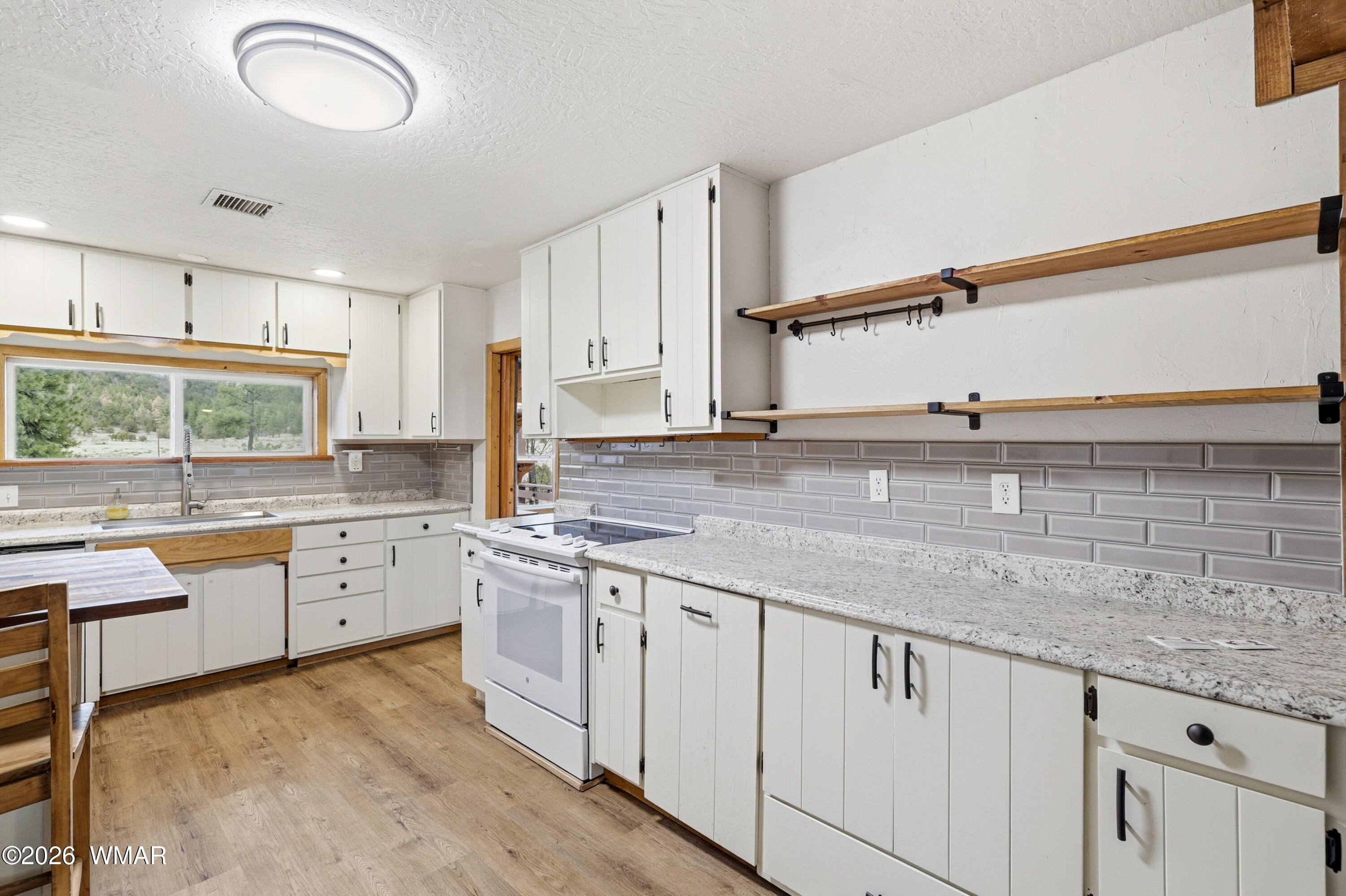 96 Co Rd 2180 — photo