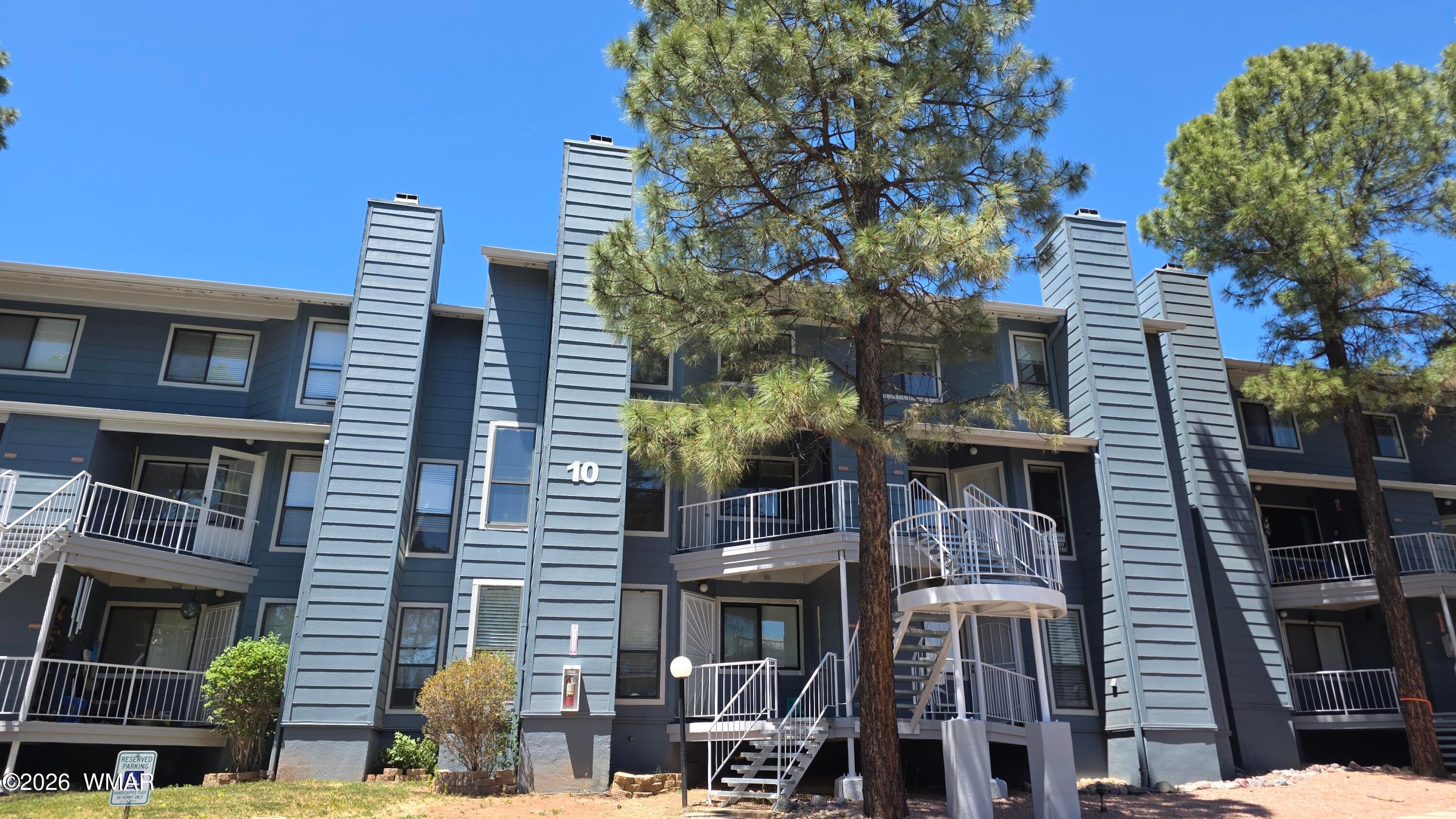 2700 S White Mountain Road 1024 — photo