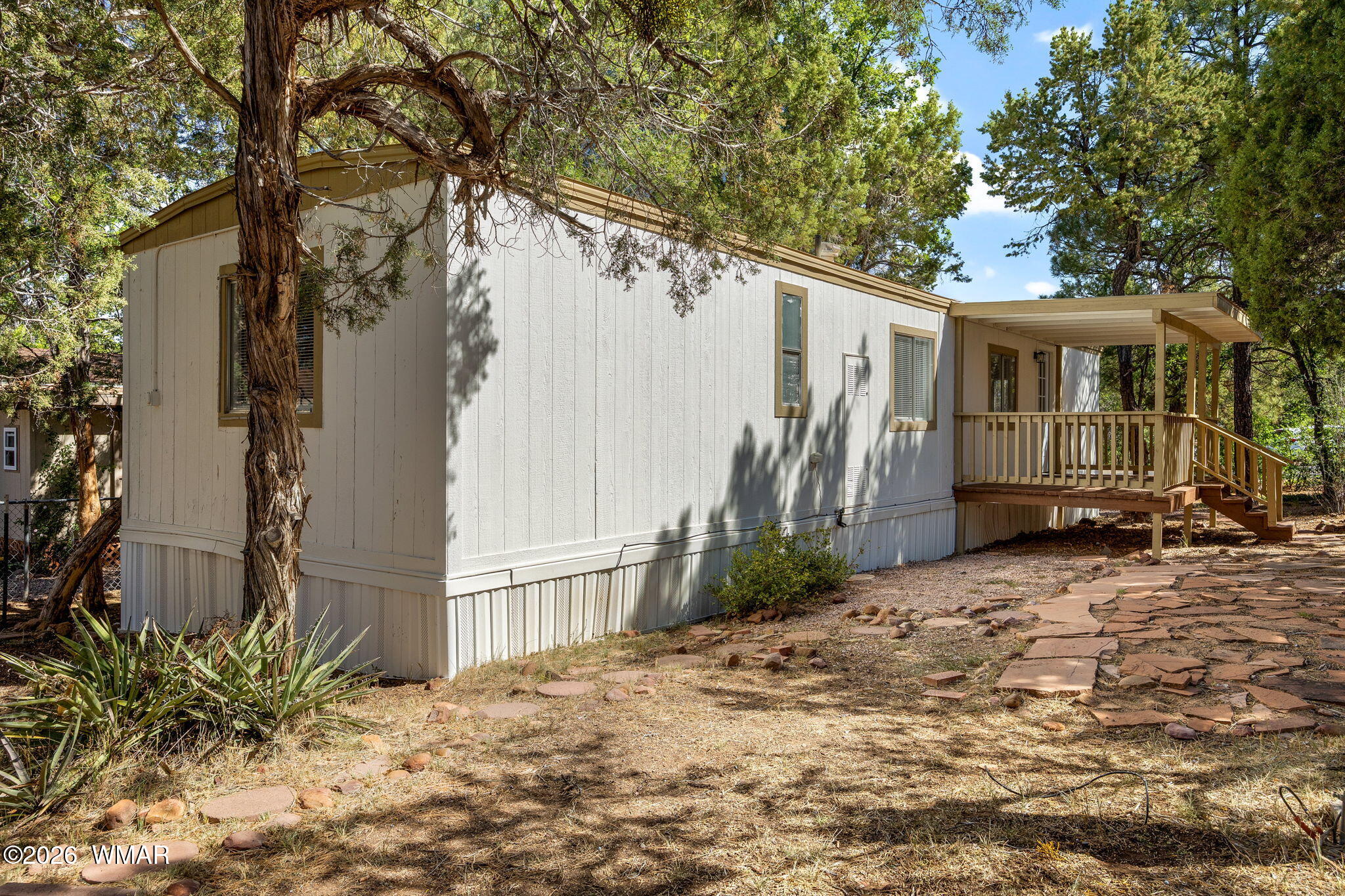1031 W Laxton — photo